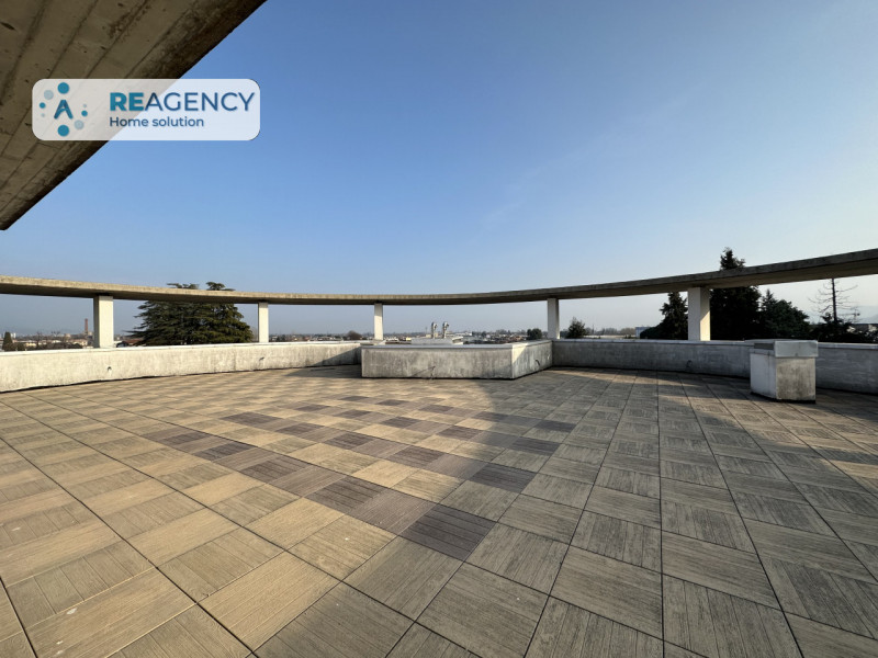 STAI CERCANDO UNA TIPOLOGIA DI ABITAZIONE ESCLUSIVA, MODERNA E DAGLI SPAZI INTERNI INTROVABILI?

...