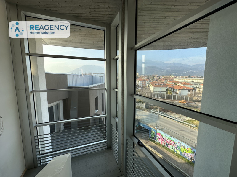 STAI CERCANDO UNA TIPOLOGIA DI ABITAZIONE ESCLUSIVA, MODERNA E DAGLI SPAZI INTERNI INTROVABILI?

...