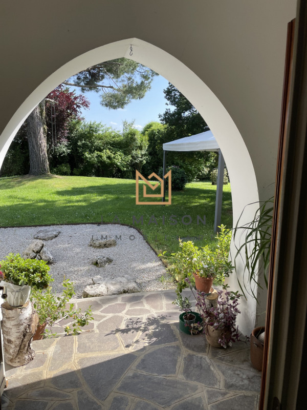 NOSTRA ESCLUSIVA: a pochi minuti dal  meraviglioso centro storico di Asolo siamo lieti di present...