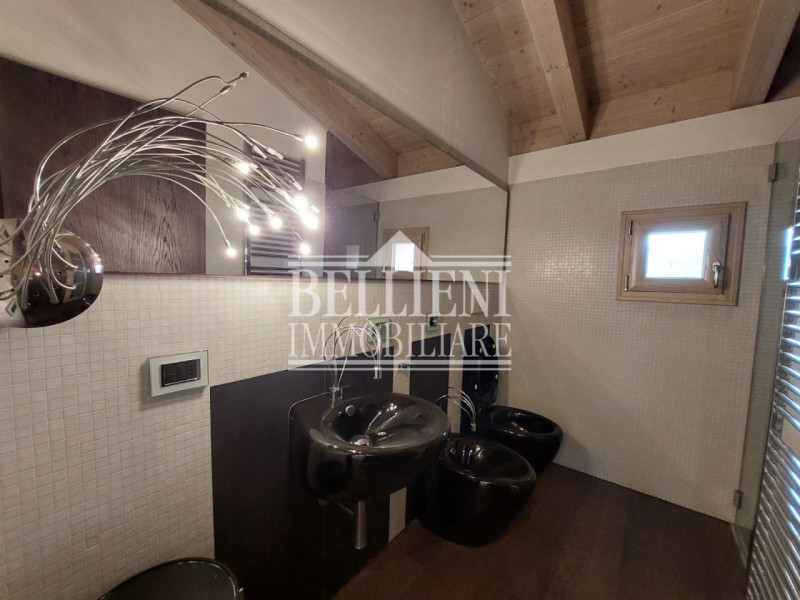 ALTAVILLA VICENTINA: in ottima posizione nella zona centrale del paese e comodo a tutti i servizi...