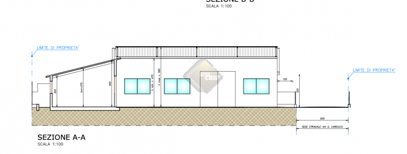 Proponiamo in vendita a Rossano Veneto un laboratorio/deposito di circa 230 mq oltre a tettoia/pa...