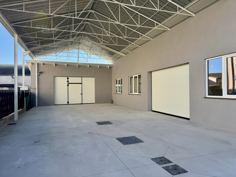 Proponiamo in vendita a Rossano Veneto un laboratorio/deposito di circa 230 mq oltre a tettoia/pa...