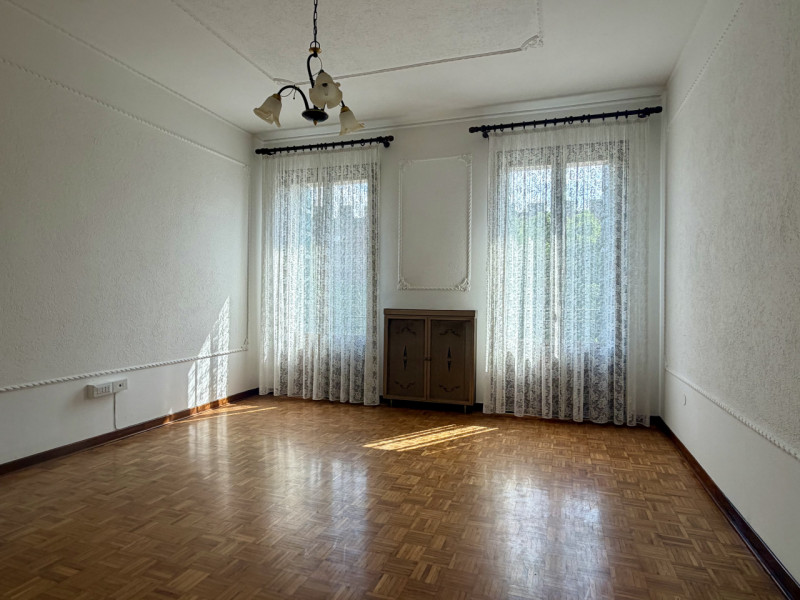 Castelfranco V.to: in centro storico, fuori mura, proponiamo in locazione un appartamento dalle g...