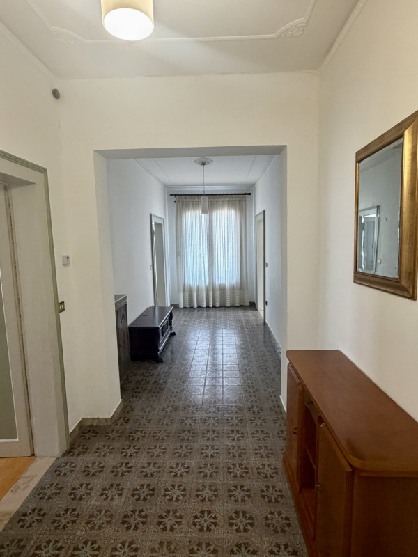 Castelfranco V.to: in centro storico, fuori mura, proponiamo in locazione un appartamento dalle g...