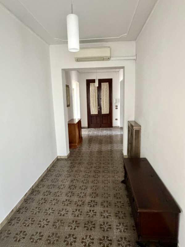 Castelfranco V.to: in centro storico, fuori mura, proponiamo in locazione un appartamento dalle g...