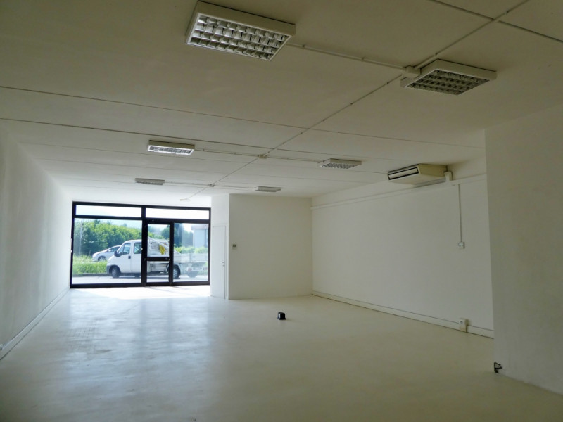 NEGOZIO OPEN-SPACE CON AMPIO MAGAZZINO INTERRATO IN VENDITA A MONTECCHIO MAGGIORE - Rif. 7940
A 1...