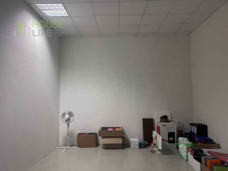 ZANE': in zona commerciale - direzionale, luminoso UFFICIO ben tenuto di 210 mq, situato al piano...