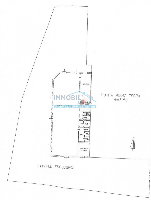 All'interno della Zona Industriale di Teolo proponiamo in esclusiva una porzione di testa di fabb...