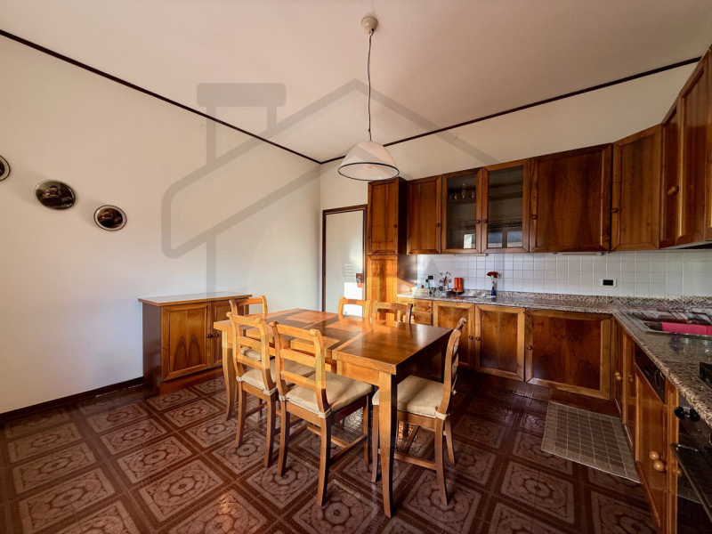 MONTEGROTTO TERME - In una splendida zona verde e tranquilla di Montegrotto Terme, a pochi minuti...