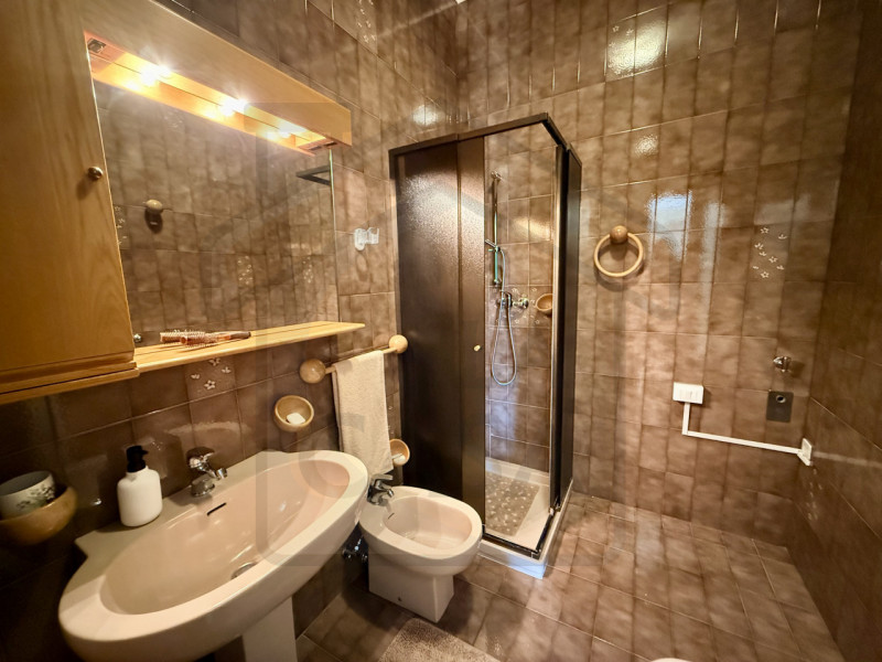 MONTEGROTTO TERME - In una splendida zona verde e tranquilla di Montegrotto Terme, a pochi minuti...