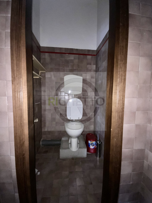 Villafranca Taggì di Sotto - di facile reperibilità su centro direzionale, negozio open space di ...