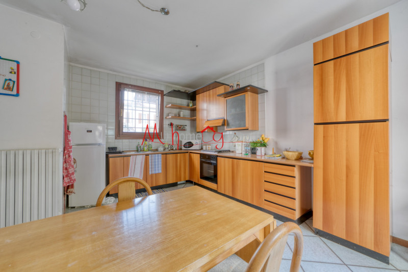 PADOVA ZONA SACRA FAMIGLIA - Proponiamo in esclusiva bifamiliare intera composta da due unità aff...