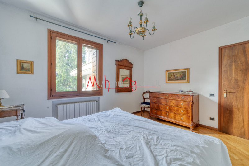 PADOVA ZONA SACRA FAMIGLIA - Proponiamo in esclusiva bifamiliare intera composta da due unità aff...