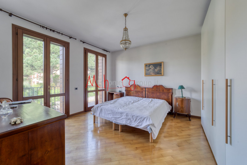 PADOVA ZONA SACRA FAMIGLIA - Proponiamo in esclusiva bifamiliare intera composta da due unità aff...