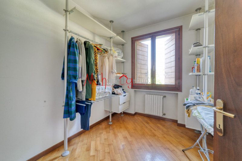 PADOVA ZONA SACRA FAMIGLIA - Proponiamo in esclusiva bifamiliare intera composta da due unità aff...