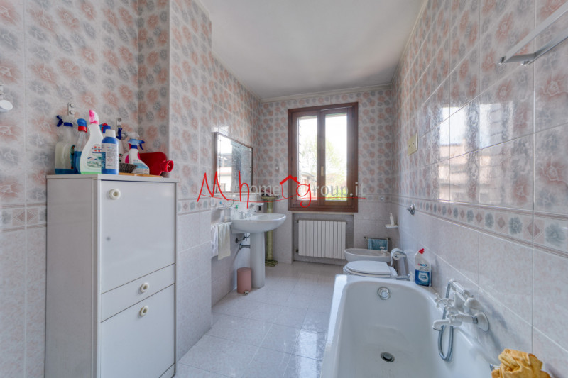 PADOVA ZONA SACRA FAMIGLIA - Proponiamo in esclusiva bifamiliare intera composta da due unità aff...