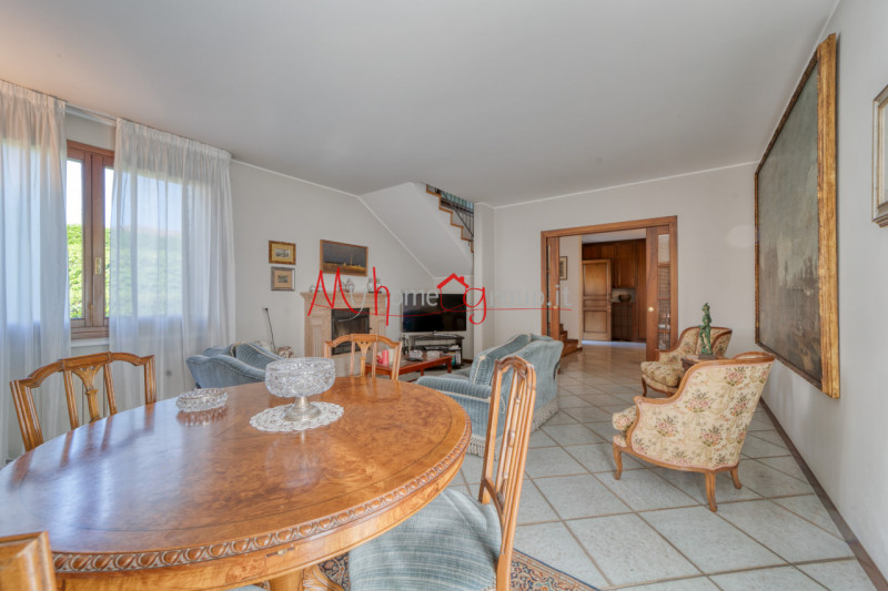 PADOVA ZONA SACRA FAMIGLIA - Proponiamo in esclusiva bifamiliare intera composta da due unità aff...