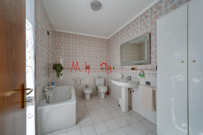 PADOVA ZONA SACRA FAMIGLIA - Proponiamo in esclusiva bifamiliare intera composta da due unità aff...