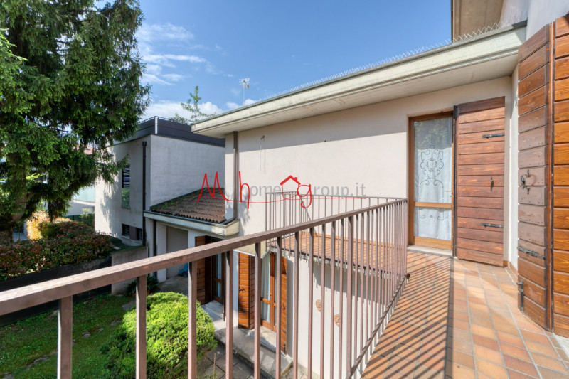 PADOVA ZONA SACRA FAMIGLIA - Proponiamo in esclusiva bifamiliare intera composta da due unità aff...