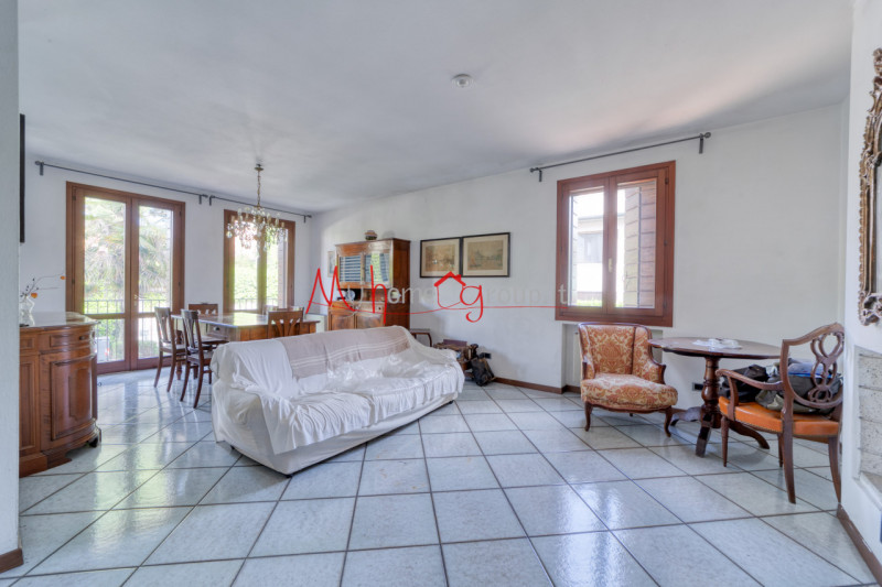 PADOVA ZONA SACRA FAMIGLIA - Proponiamo in esclusiva bifamiliare intera composta da due unità aff...