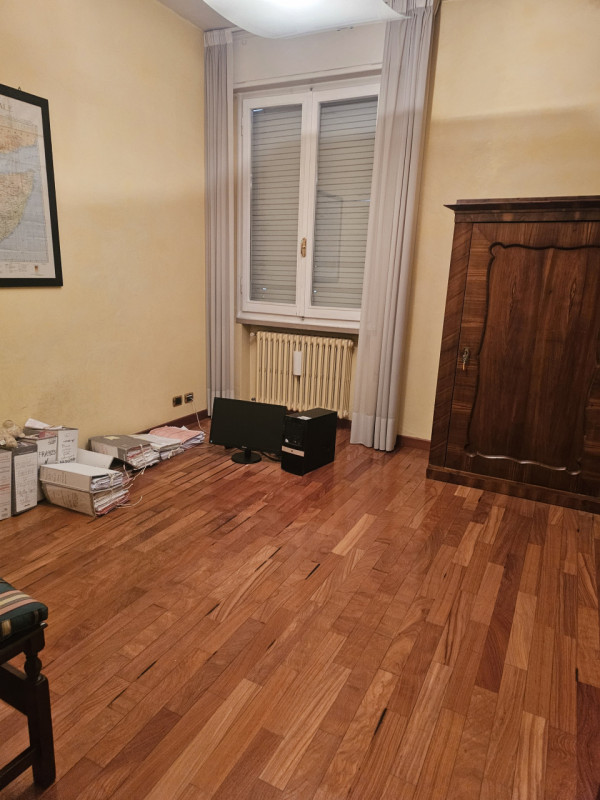 Inserito nel cuore del centro storico di Padova, questo ufficio direzionale di 150 mq è l'opportu...