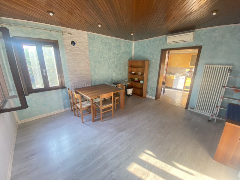 SOLO LAVORATORE REFERENZIATO Mortise: In zona comodissima a tutti i principali servizi nelle imme...