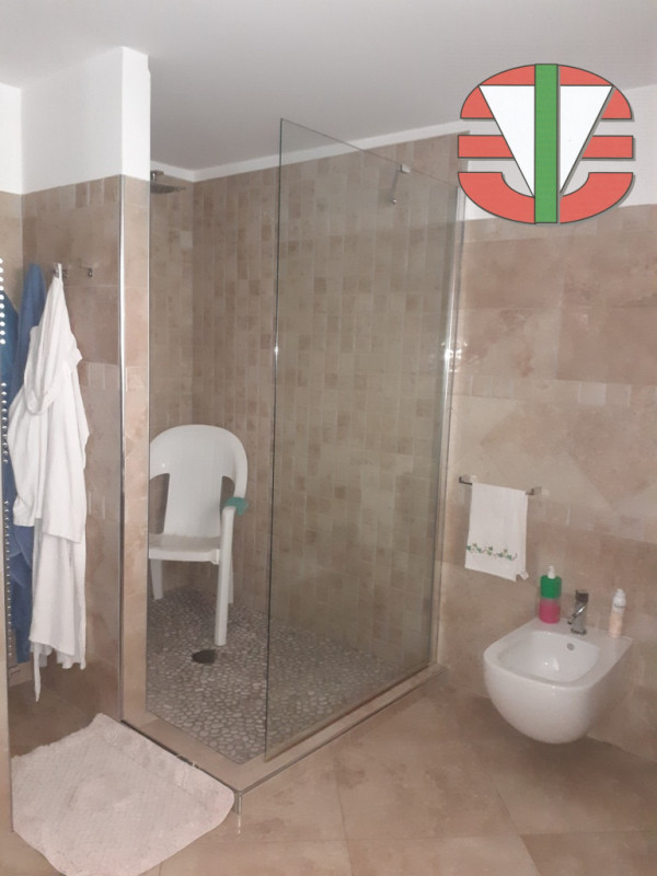 Spinea frazione, in zona residenziale, riparata dal traffico, proponiamo in vendita splendida vil...