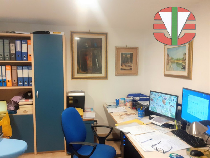 Spinea frazione, in zona residenziale, riparata dal traffico, proponiamo in vendita splendida vil...