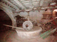 Antica fattoria in tipico borgo toscano, collina pisa