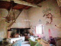 Antica fattoria in tipico borgo toscano, collina pisa