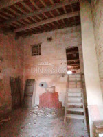 Antica fattoria in tipico borgo toscano, collina pisa