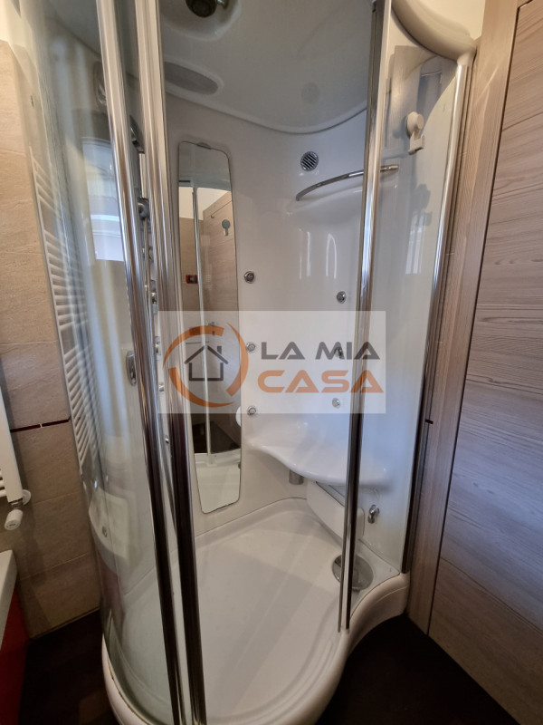 LEGNARO - In posizione centralissima, a pochi passi dal centro paese e dall'Università, appartame...