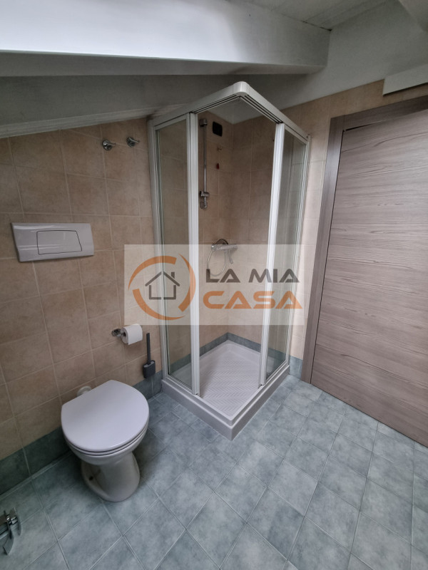 LEGNARO - In posizione centralissima, a pochi passi dal centro paese e dall'Università, appartame...