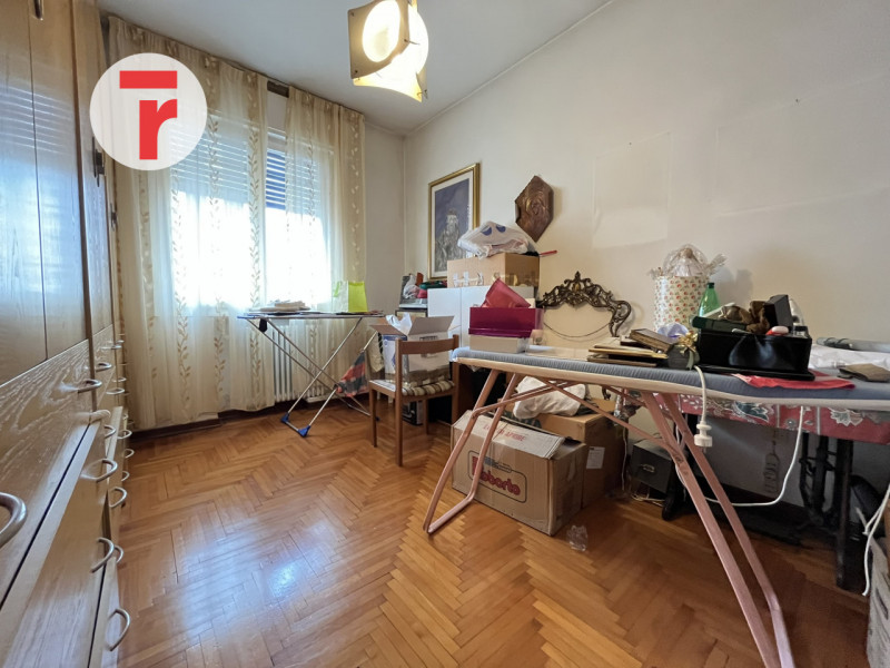 Appartamento inserito in un contesto condominiale ordinato e ben abitato, situato in prossimità d...