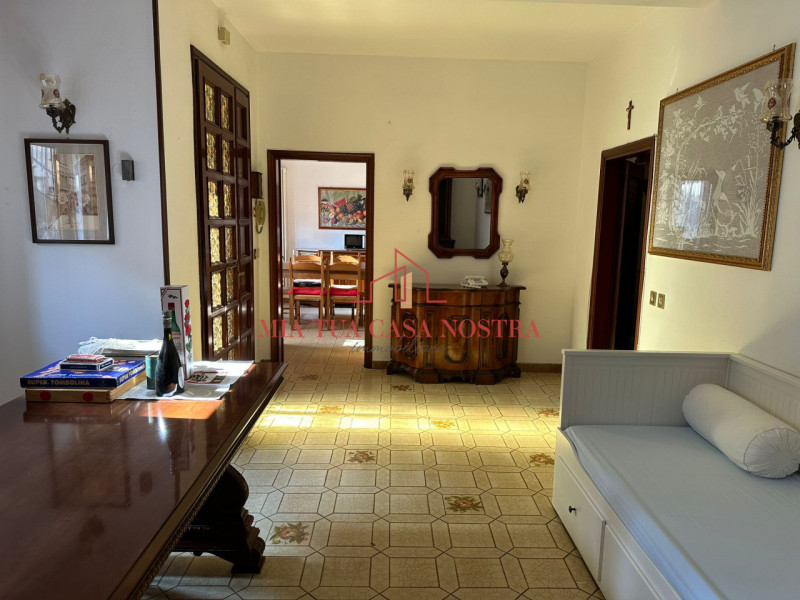 PONTE 4 MARTIRI: Posto letto in stanza doppia in casa singola sviluppata su piano terra e primo p...