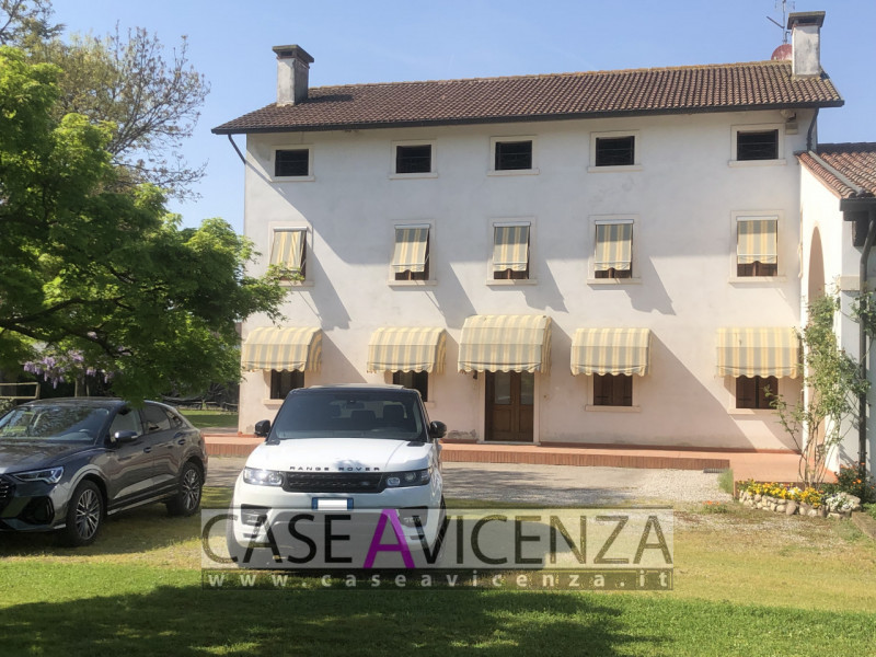 MONTEGALDA -C.E.E- Difficile descrivere un favoloso casale come questo, una soluzione introvabile...