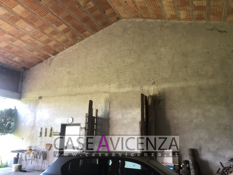 MONTEGALDA -C.E.E- Difficile descrivere un favoloso casale simile, una soluzione introvabile! Que...