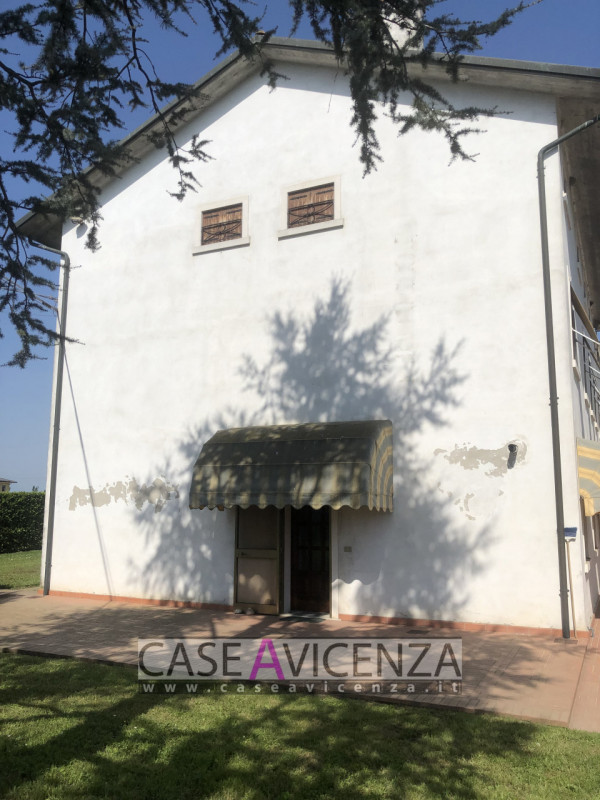 MONTEGALDA -C.E.E- Difficile descrivere un favoloso casale simile, una soluzione introvabile! Que...