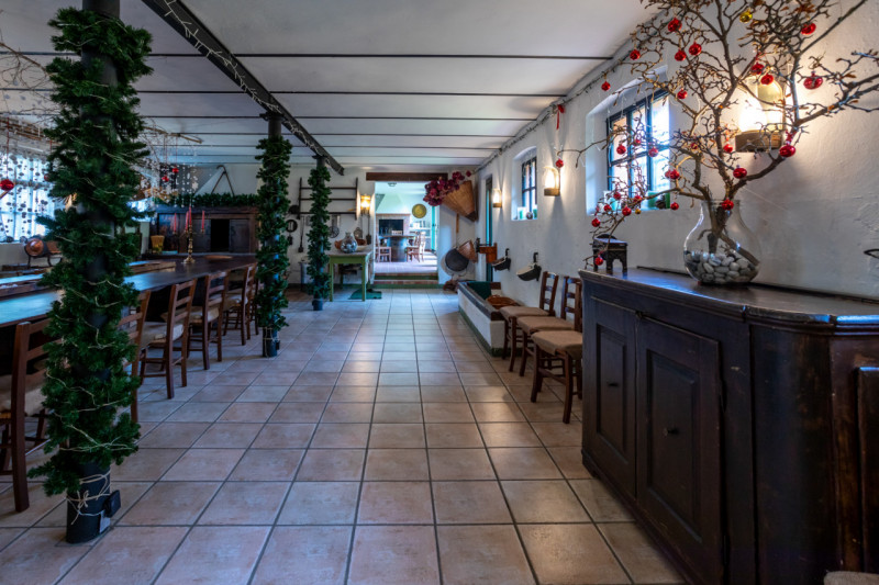 A Sedegliano, sulla direttrice Tarvisio-Grado,  importante costruzione padronale, ex azienda agri...