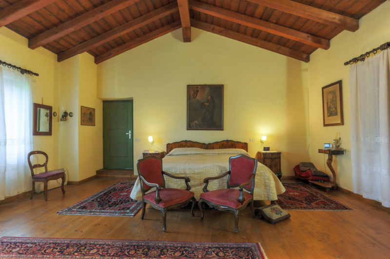 A Sedegliano, sulla direttrice Tarvisio-Grado,  importante costruzione padronale, ex azienda agri...