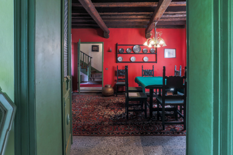 A Sedegliano, sulla direttrice Tarvisio-Grado,  importante costruzione padronale, ex azienda agri...