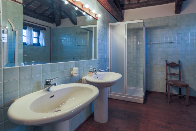 A Sedegliano, sulla direttrice Tarvisio-Grado,  importante costruzione padronale, ex azienda agri...