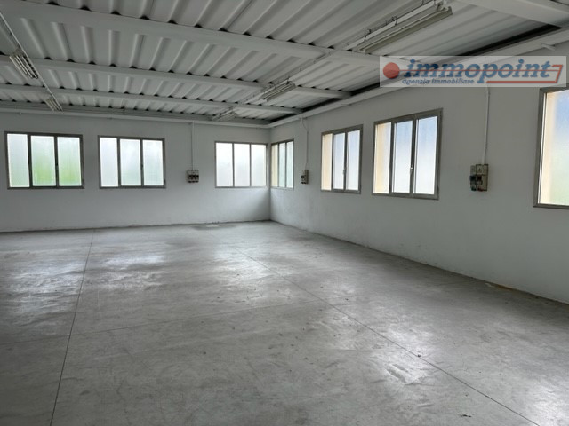 Sito in zona industriale di Marostica, con buona visibilità dalla strada provinciale "Gasparona" ...