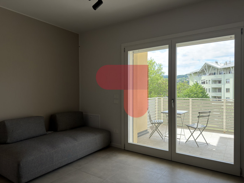 Proponiamo in vendita bicamere di nuova construzione finemente arredato, nel prestigioso quartier...