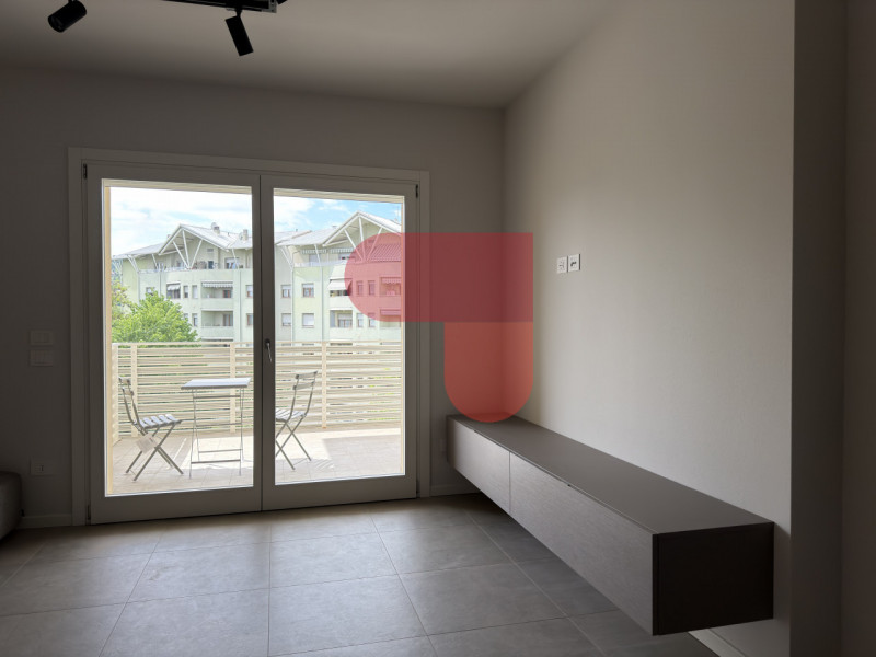 Proponiamo in vendita bicamere di nuova construzione finemente arredato, nel prestigioso quartier...