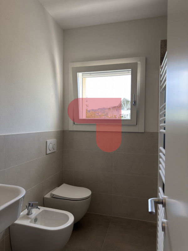 Proponiamo in vendita bicamere di nuova construzione finemente arredato, nel prestigioso quartier...