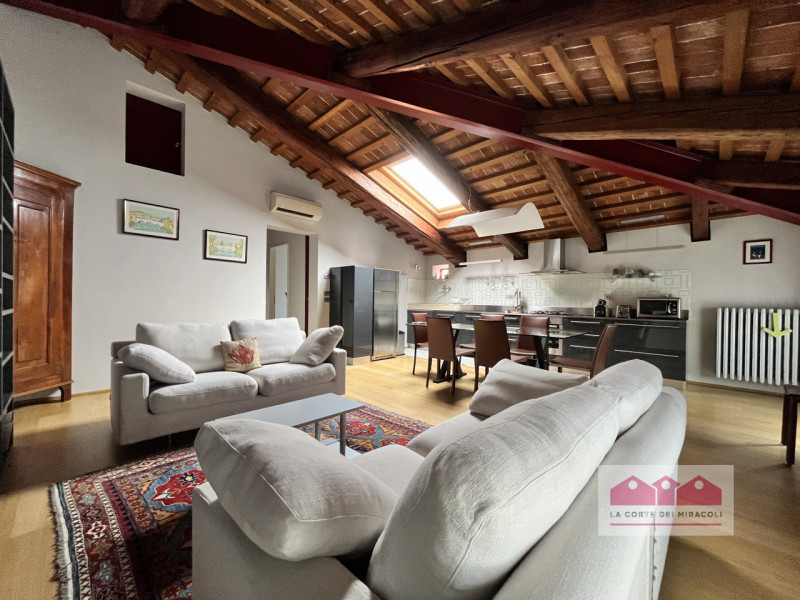 CORSO PALLADIO: ULTIMO PIANO SENZA ASCENSORE, INGRESSO, SOGGIORNO CON ANGOLO COTTURA, DUE CAMERE,...