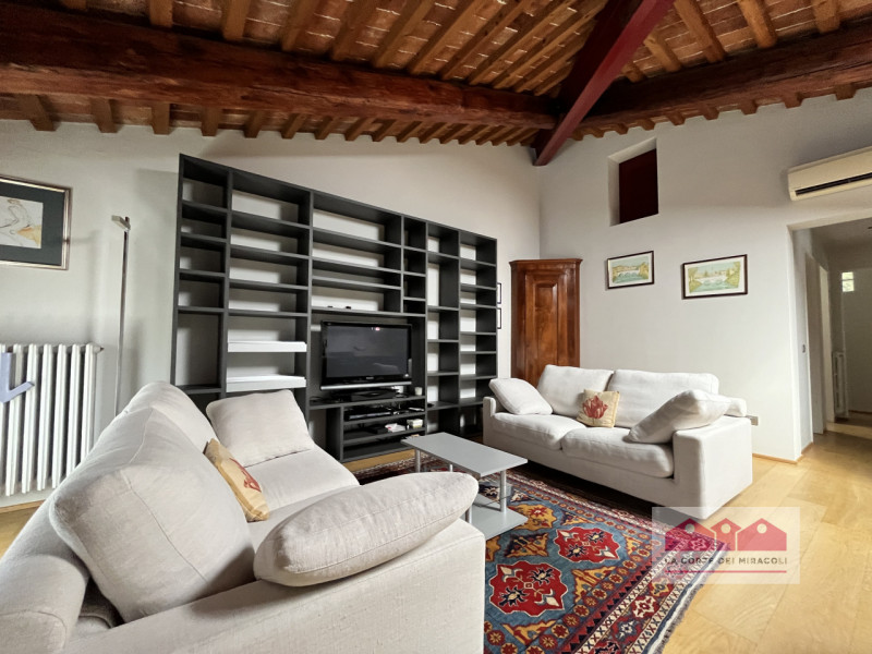 CORSO PALLADIO: ULTIMO PIANO SENZA ASCENSORE, INGRESSO, SOGGIORNO CON ANGOLO COTTURA, DUE CAMERE,...