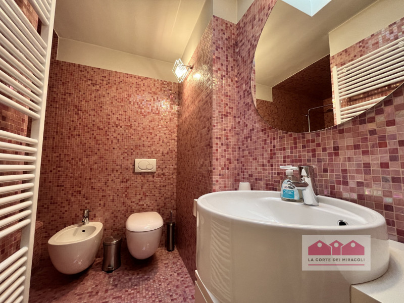 CORSO PALLADIO: ULTIMO PIANO SENZA ASCENSORE, INGRESSO, SOGGIORNO CON ANGOLO COTTURA, DUE CAMERE,...