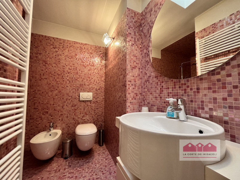 CORSO PALLADIO: ULTIMO PIANO SENZA ASCENSORE, INGRESSO, SOGGIORNO CON ANGOLO COTTURA, DUE CAMERE,...